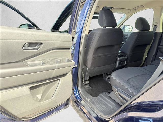 Used 2024 Nissan Pathfinder SV FWD image 20