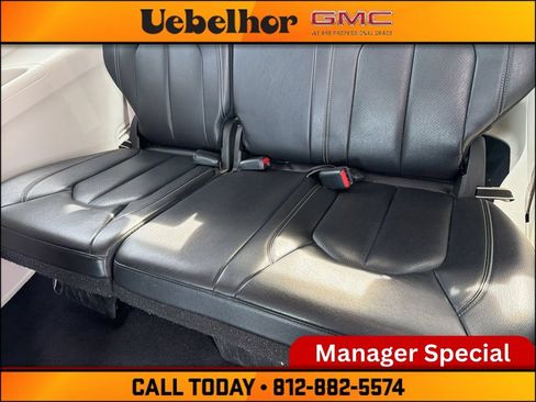 Used 2022 Chrysler Pacifica Touring-L FWD image 22