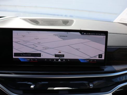 Used 2025 BMW X5 sDrive40i w/ Premium Package image 25