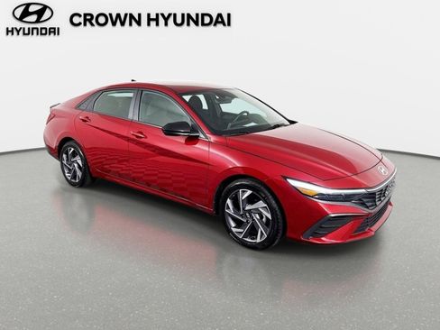Certified 2025 Hyundai Elantra Sport FWD image 3