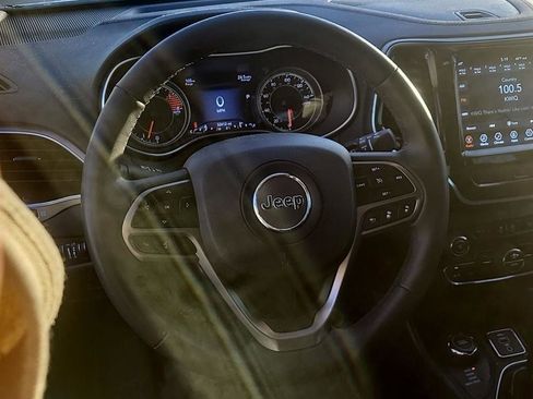 Used 2022 Jeep Cherokee Limited image 13