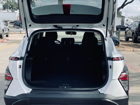 Used 2025 Hyundai Kona SEL image 25