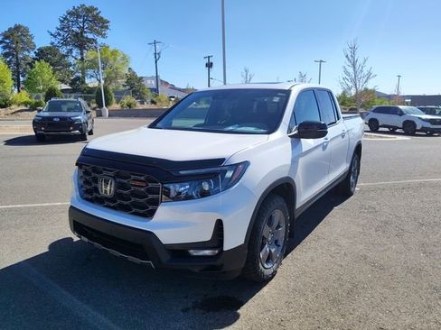 Used 2025 Honda Ridgeline TrailSport image 7
