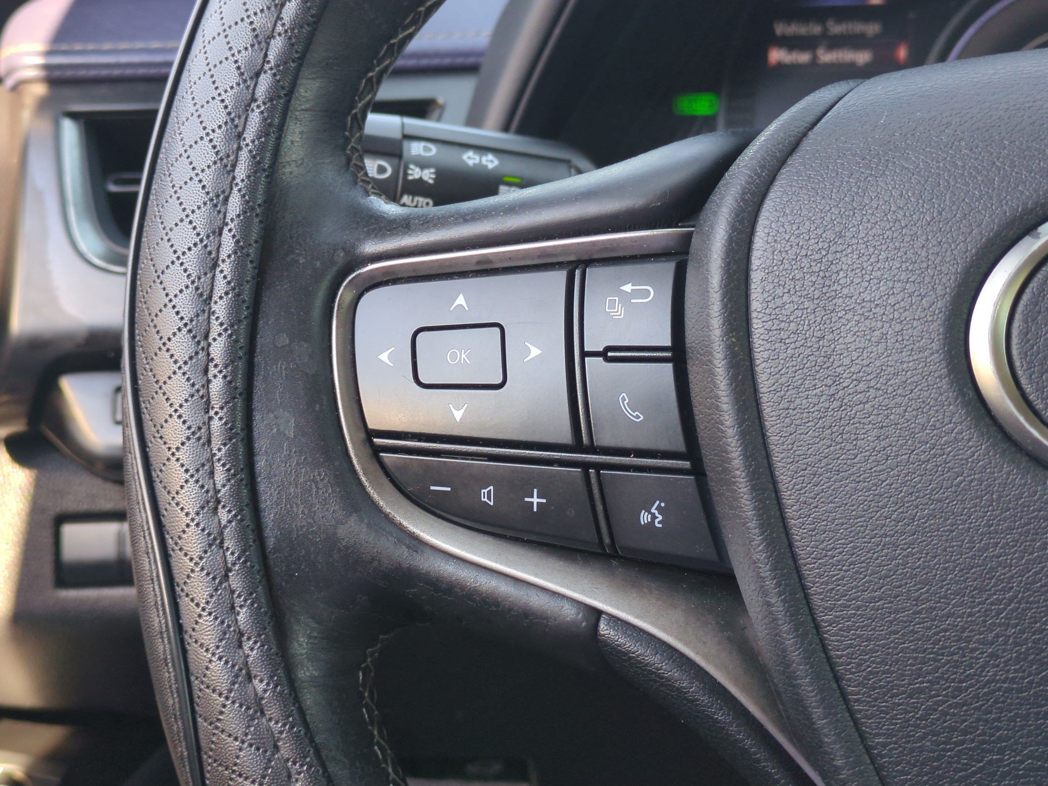 Used 2020 Lexus UX 250h w/ Premium Package AWD/4WD image 19
