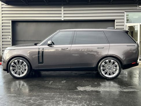 Used 2024 Land Rover Range Rover Long Wheelbase SE image 5
