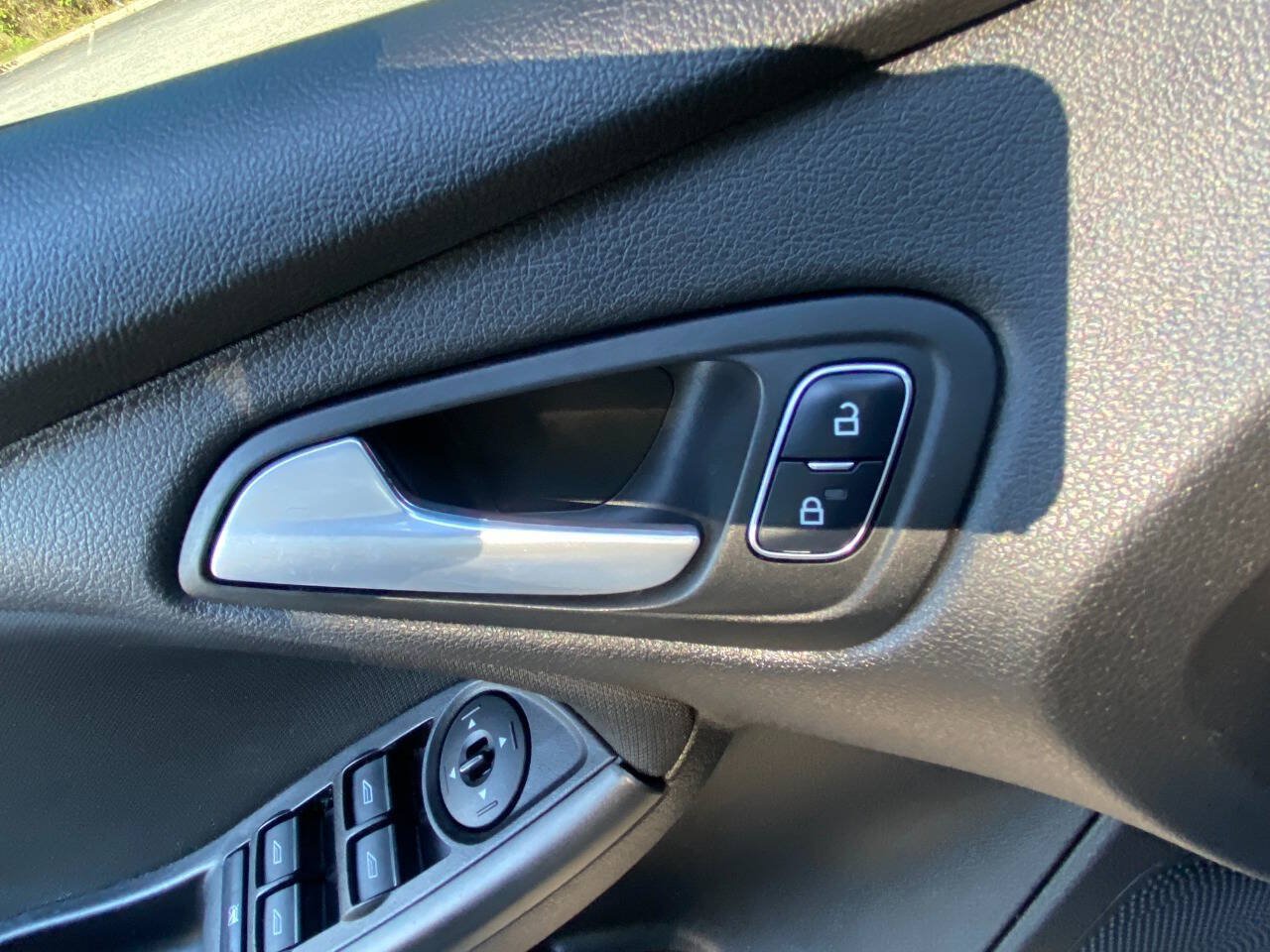 Used 2017 Ford Focus SEL FWD image 15