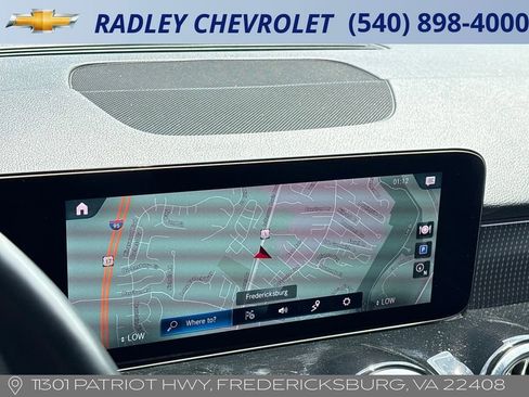 Used 2022 Mercedes-Benz GLB 250 4MATIC image 8