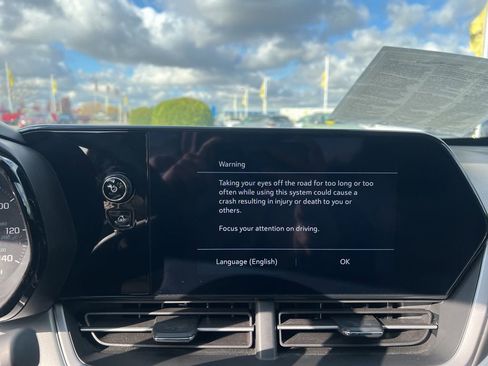 Used 2025 Chevrolet Trax LS image 19