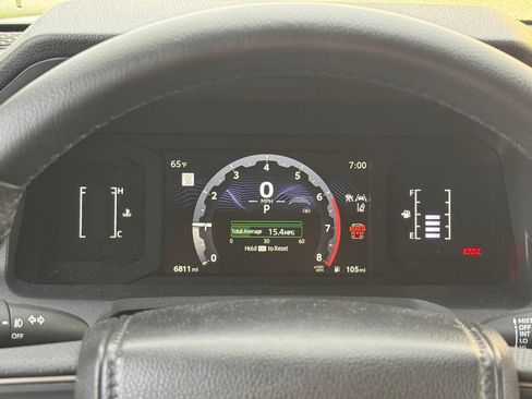 Used 2025 Toyota 4Runner SR5 AWD/4WD image 8