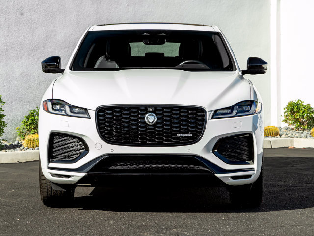 Certified 2025 Jaguar F-PACE R-Dynamic S AWD/4WD image 3
