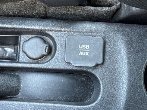 Used 2016 Nissan Versa SV image 13