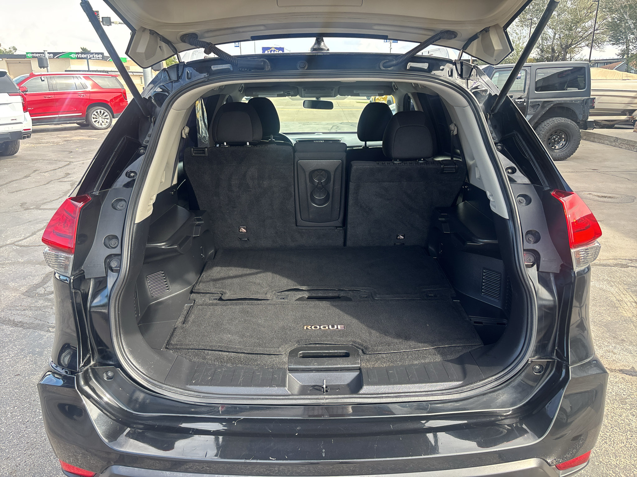Used 2017 Nissan Rogue SV FWD image 12
