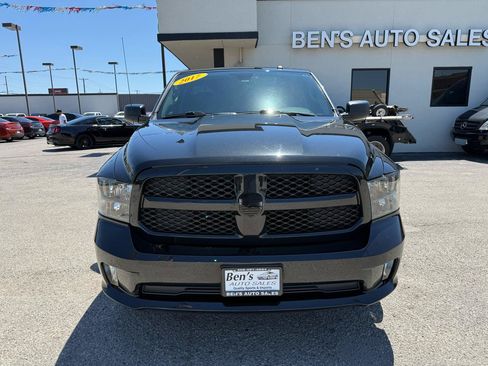 Used 2017 RAM 1500 Express w/ Black Ram 1500 Express Group RWD image 3