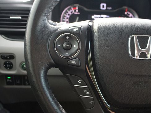 Used 2016 Honda Pilot Touring image 13