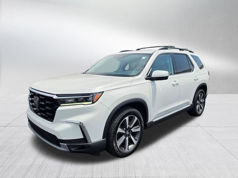 Used 2025 Honda Pilot Elite image 1