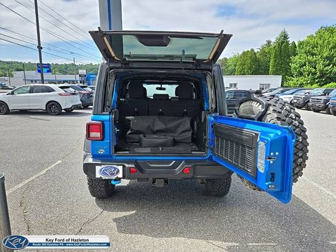 Used 2023 Jeep Wrangler Unlimited w/ Cold Weather Group AWD/4WD image 10