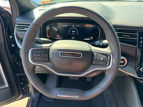 Used 2024 Jeep Wagoneer L Series II w/ Flexible Seating Group image 16