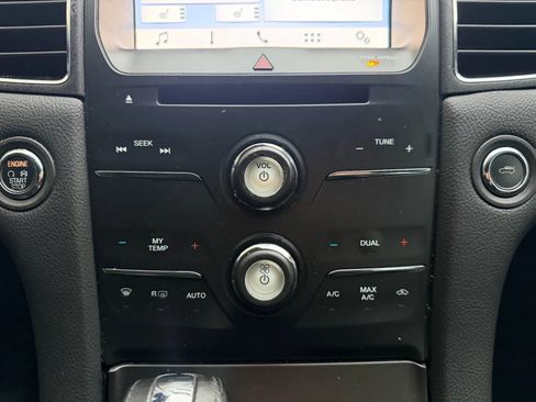 Used 2018 Ford Taurus SEL w/ Equipment Group 201A image 20