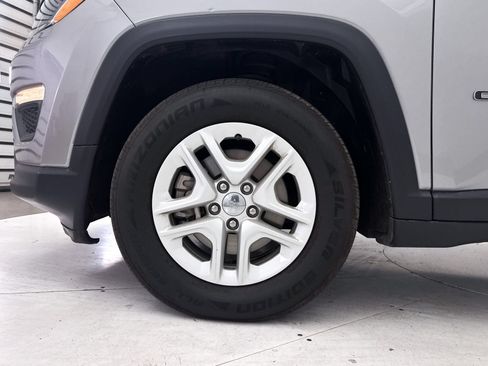 Used 2019 Jeep Compass Sport w/ Tech Group FWD image 13