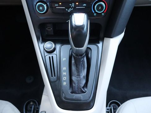 Used 2015 Ford Focus SE w/ SE Sport Package FWD image 36