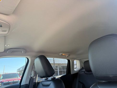 Used 2018 Jeep Compass Latitude w/ Popular Equipment Group image 16