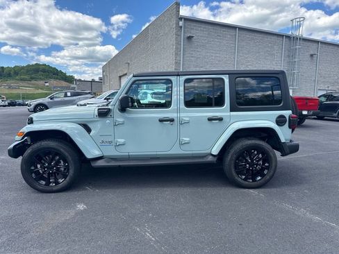 Used 2023 Jeep Wrangler Unlimited Sahara w/ Cold Weather Group AWD/4WD image 4