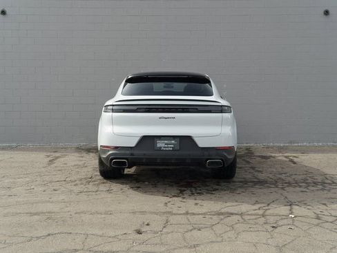 Certified 2025 Porsche Cayenne Coupe image 6