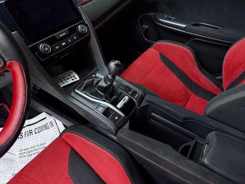 Used 2017 Honda Civic Type R image 13