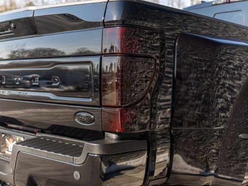 Used 2022 Ford F450 Limited w/ FX4 Off-Road Package image 19