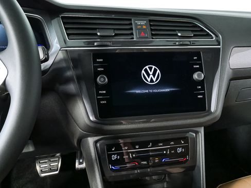 Certified 2023 Volkswagen Tiguan SE R-Line FWD image 15