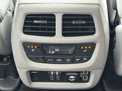 Certified 2022 Honda Pilot Touring image 20