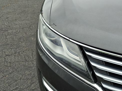 Used 2017 Lincoln MKC Select w/ Select Plus Package AWD/4WD image 9