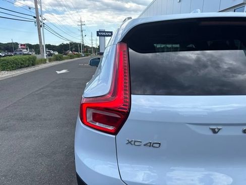 Certified 2025 Volvo XC40 B5 Core AWD/4WD image 8
