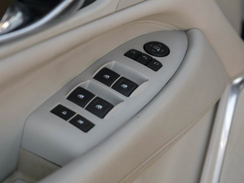 Used 2020 Cadillac Escalade ESV Luxury image 38