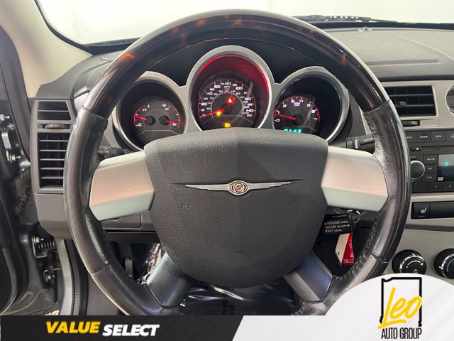 Used 2010 Chrysler Sebring Touring w/ Hands-Free Convenience Group FWD image 15