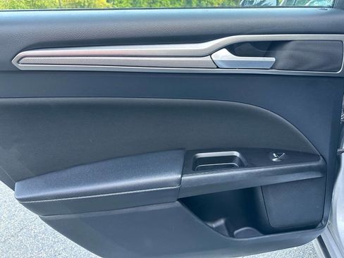 Used 2017 Ford Fusion SE image 31