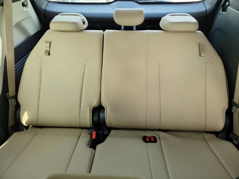 Used 2021 Toyota Sienna XLE image 13