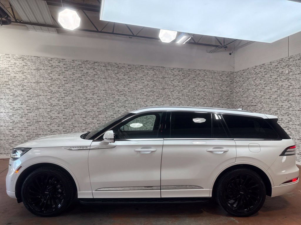 Used 2021 Lincoln Aviator Reserve w/ Equipment Group 208A AWD/4WD image 4
