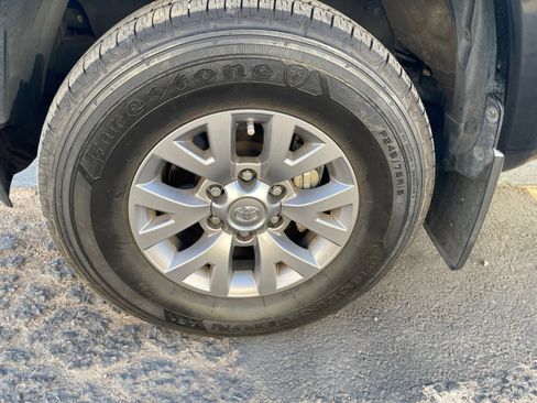 Used 2019 Toyota Tacoma SR5 RWD image 11