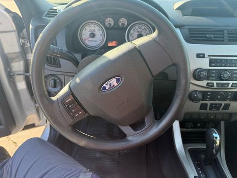 Used 2010 Ford Focus SE image 20