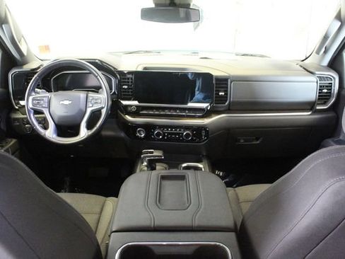 Used 2022 Chevrolet Silverado 1500 LT w/ Z71 Off-Road Package AWD/4WD image 20