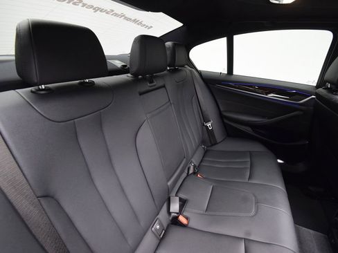 Used 2020 BMW 530i xDrive w/ Premium Package image 25