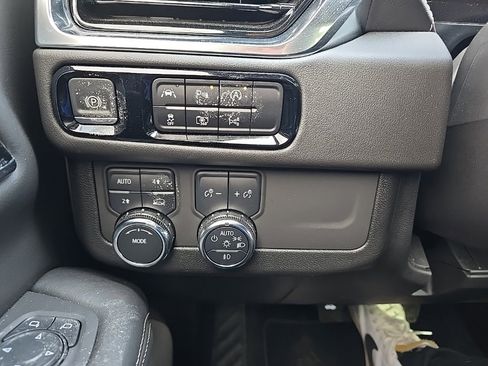 Used 2025 GMC Yukon Elevation image 19