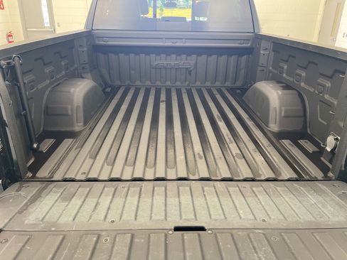 Used 2024 GMC Sierra 1500 AT4 w/ Technology Package image 10