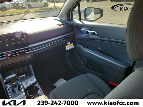 New 2026 Kia Sportage LX FWD image 16