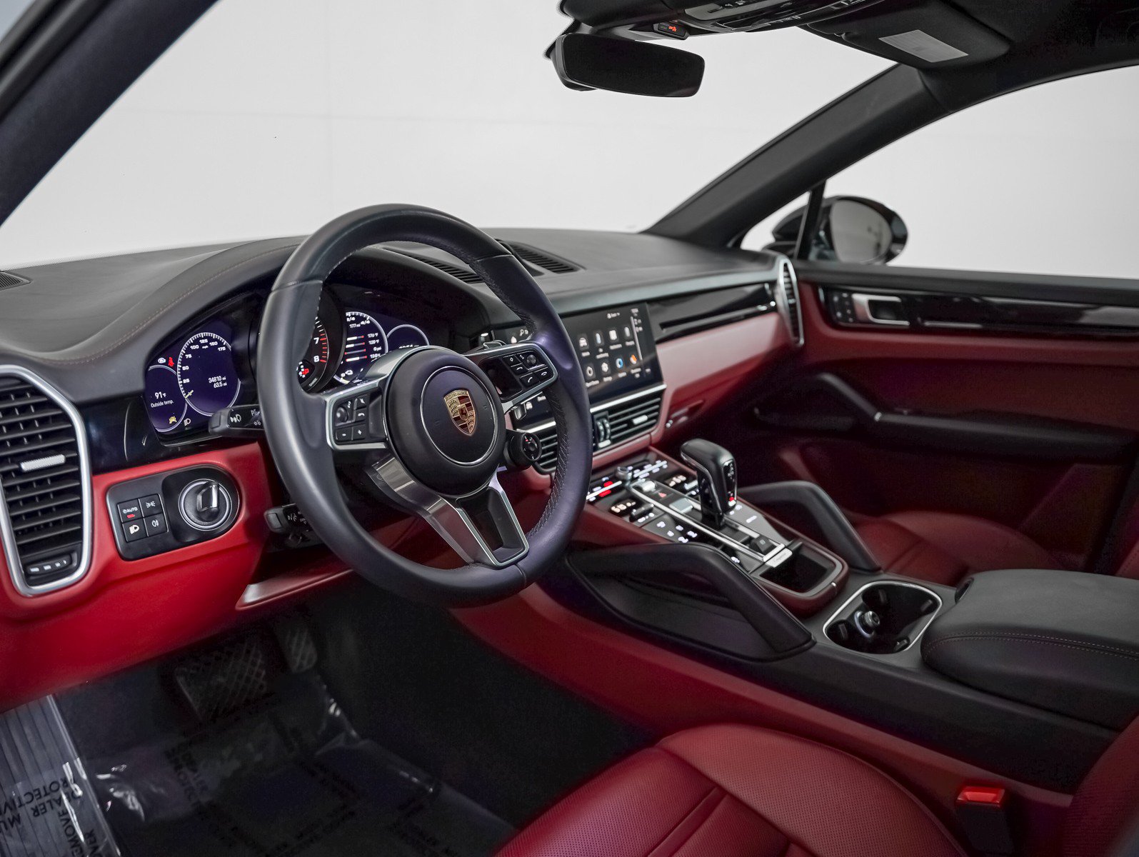 Certified 2023 Porsche Cayenne Coupe AWD/4WD image 3