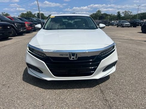 Used 2020 Honda Accord Touring image 2