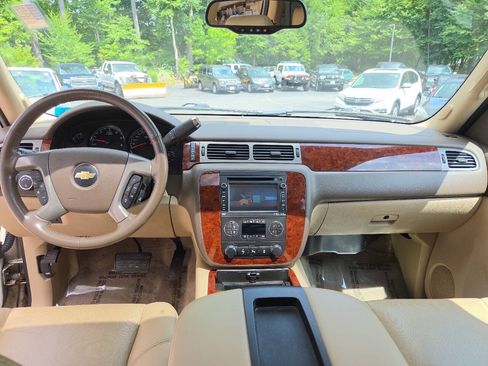 Used 2013 Chevrolet Tahoe LTZ AWD/4WD image 15