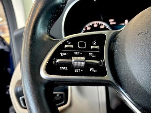 Used 2022 Mercedes-Benz GLC 300 4MATIC image 28