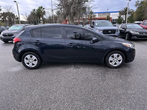 Used 2018 Kia Forte LX image 7